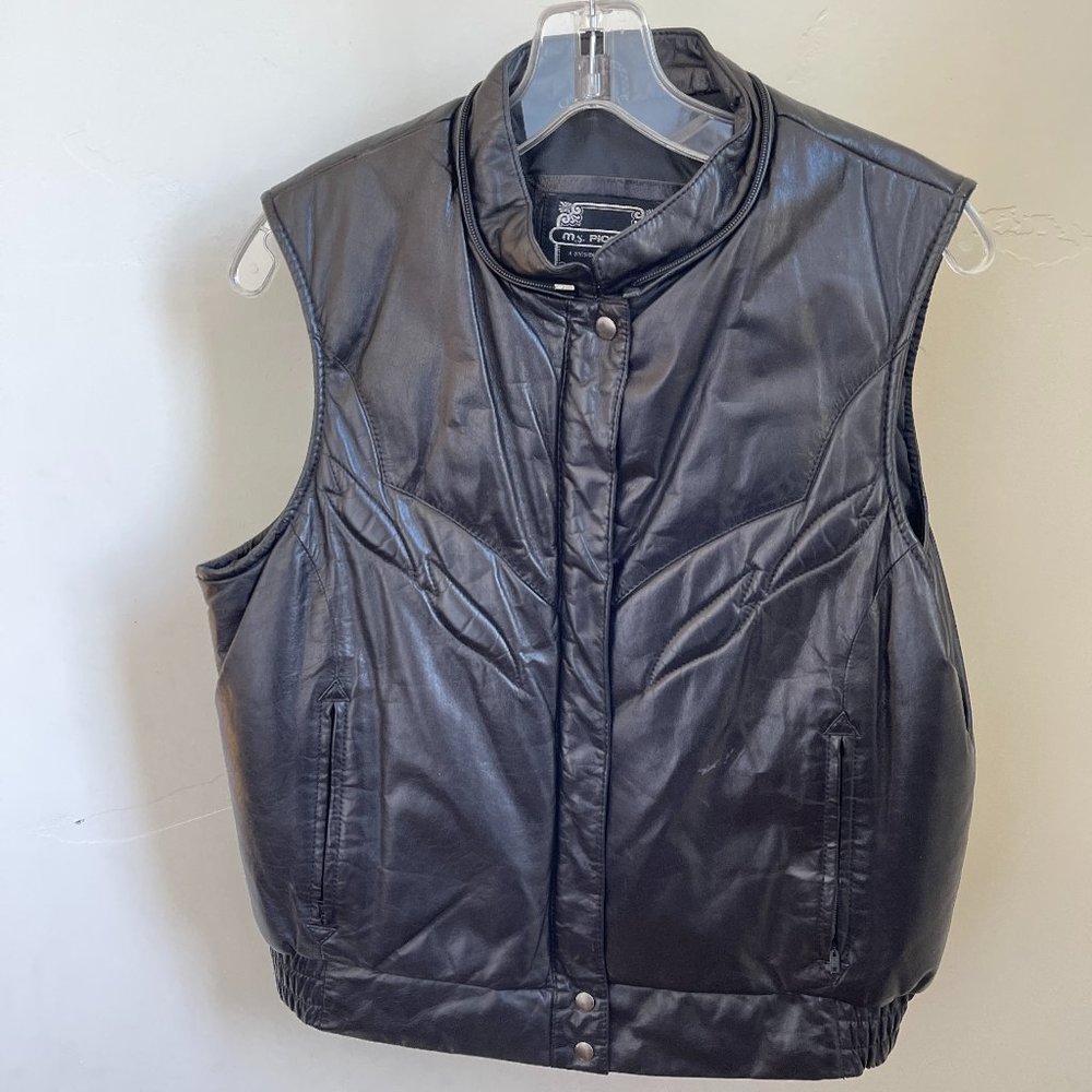 Vintage!! 🏍️ 😍 Ms. Pioneer Black Genuine Leather Vest